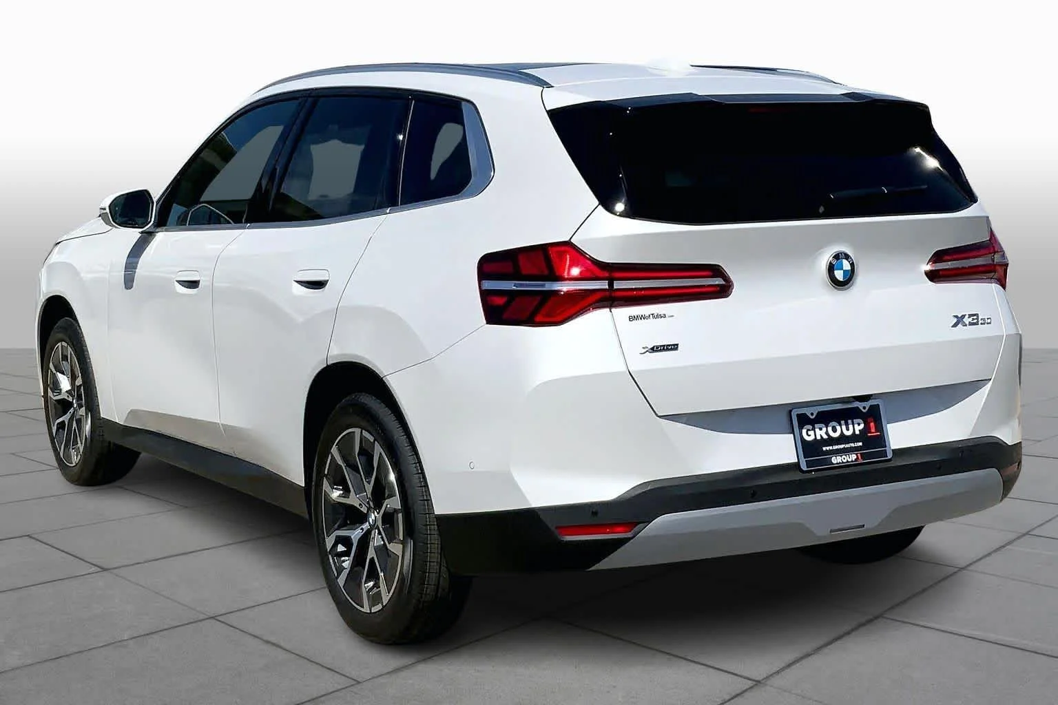 New 2026 Mineral White Metallic BMW 30 xDrive image 11