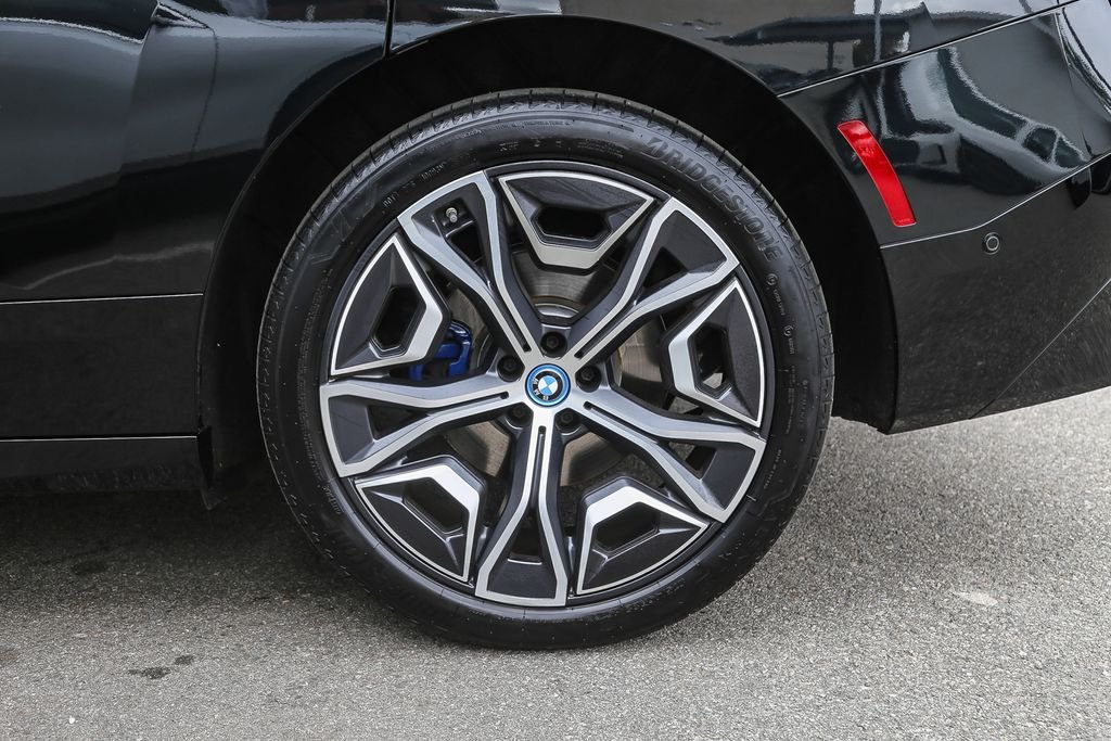 2025 BMW iX 50 - Photo 8