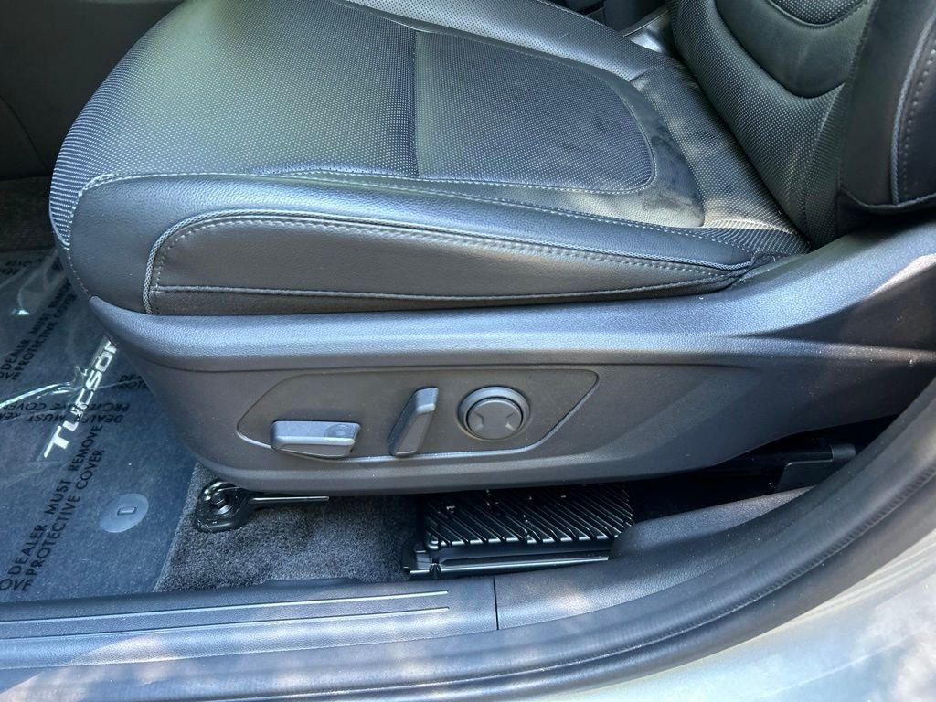 Used 2025 Silver Hyundai Limited image 18