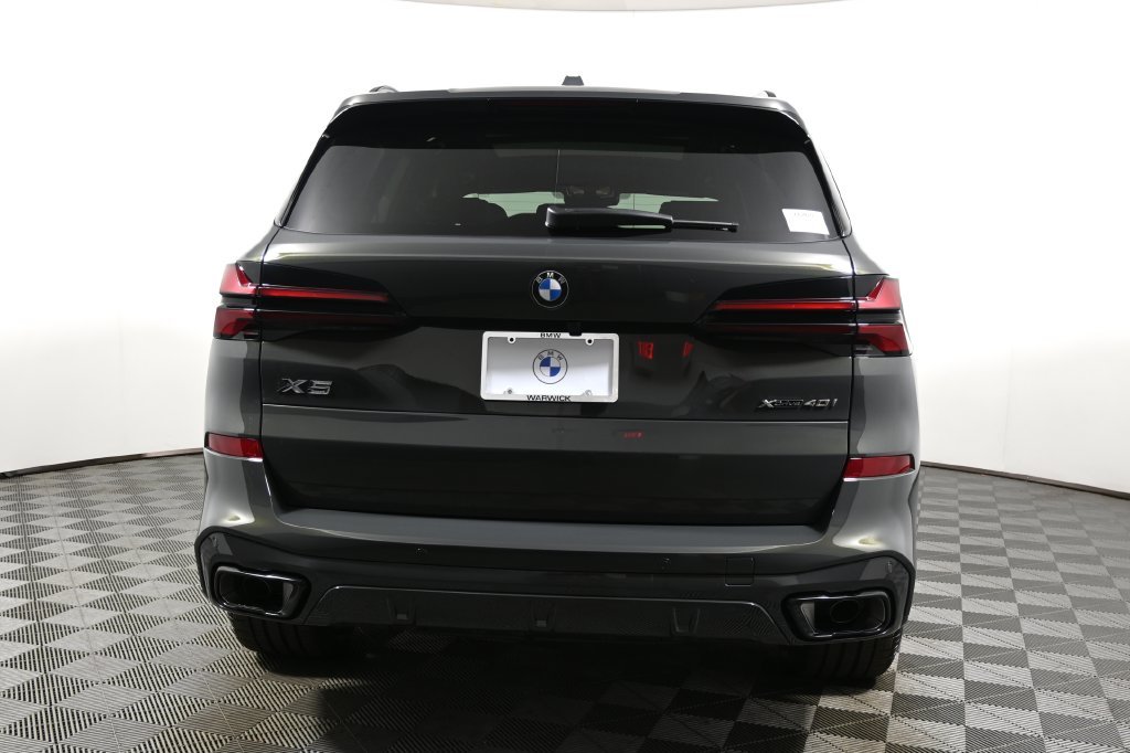 Used 2026 Gray Metallic BMW xDrive40i image 6