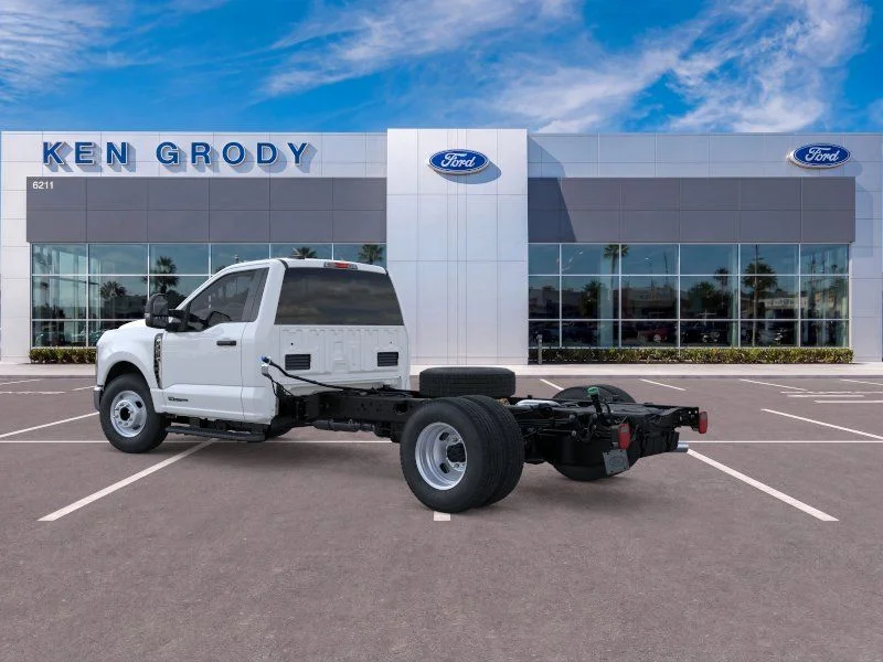 New 2025 Oxford White Ford XL image 6