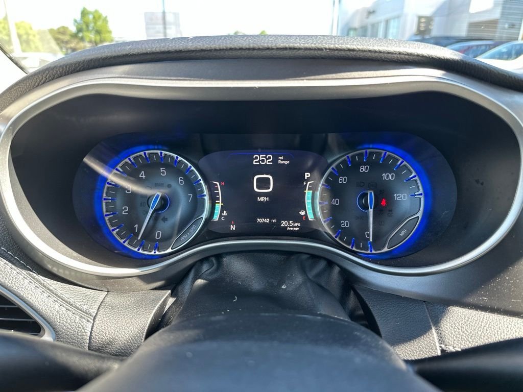 Used 2023 Blue Chrysler Touring L image 30