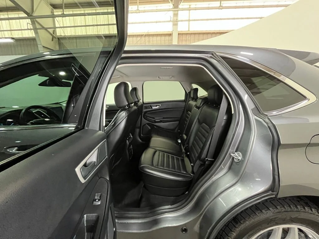 Used 2024 Gray Ford SEL image 18