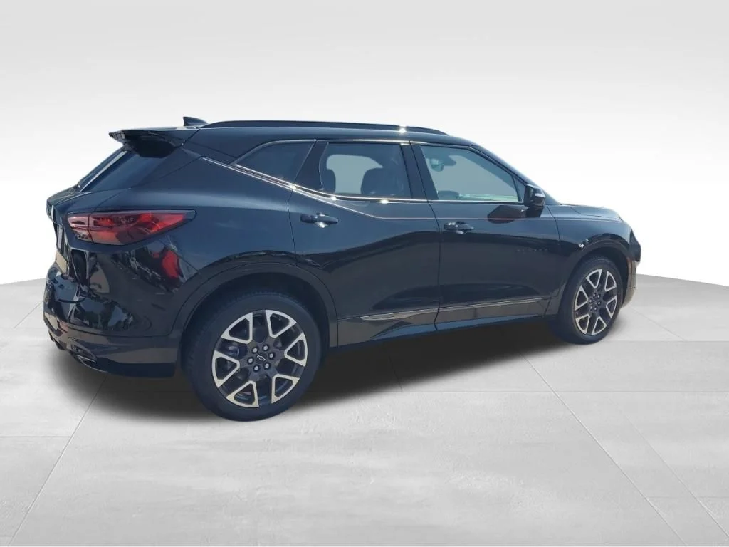 Used 2023 Black Chevrolet RS image 7
