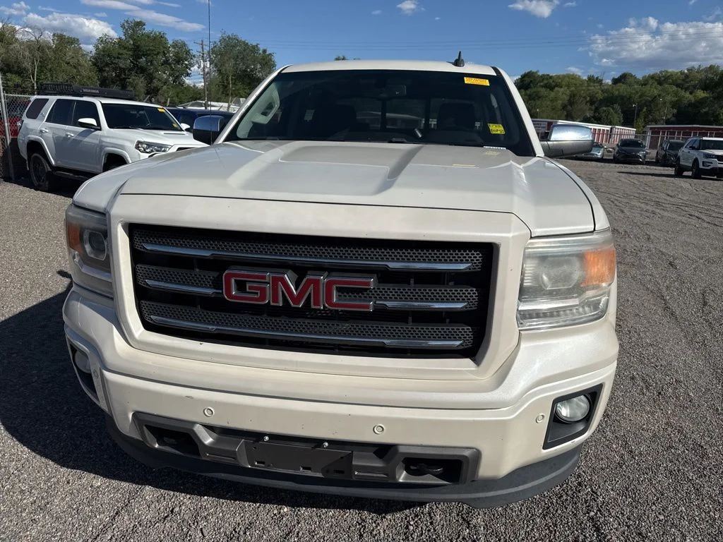 Used 2015 White Diamond Tricoat GMC SLT image 17