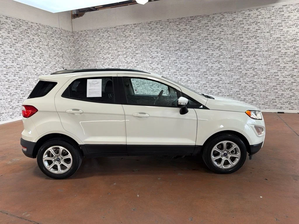 Used 2021 White Ford SE image 8