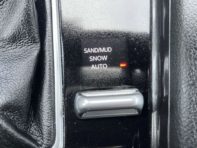 Certified Used 2024 Silver Zynith Jeep Latitude image 27
