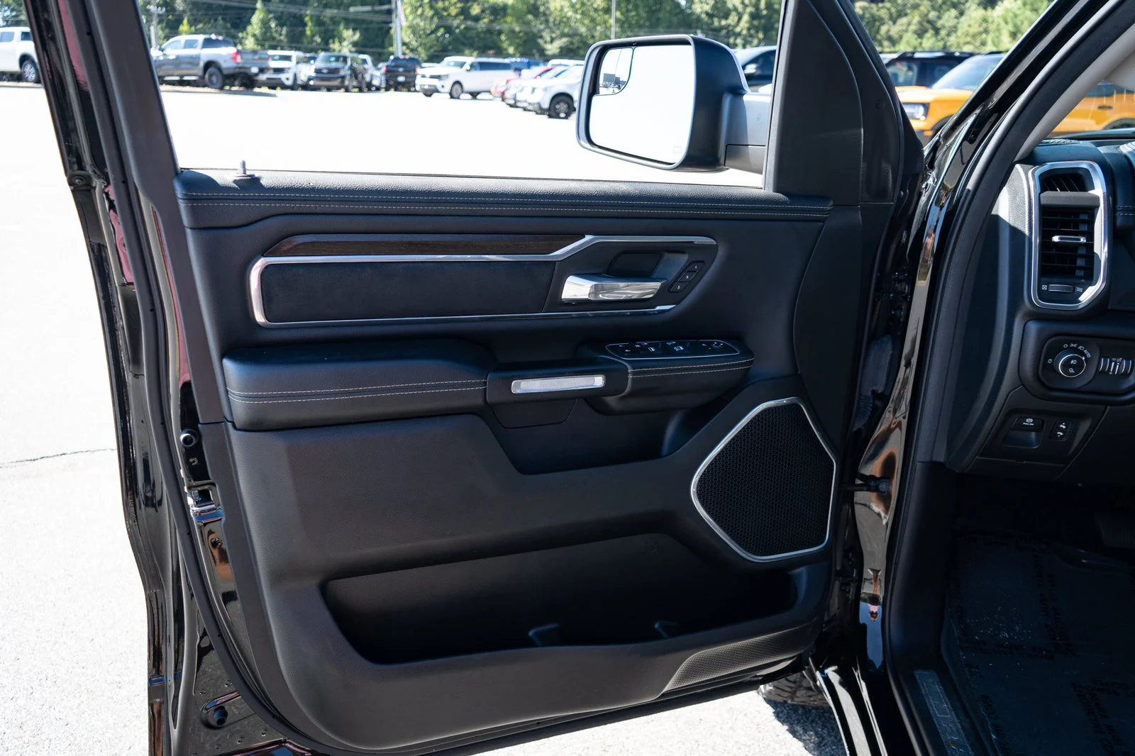 Used 2022 Black Ram Laramie image 17