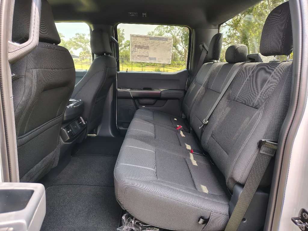 New 2026 Oxford White Ford STX CREW 4X4 LOBO image 11