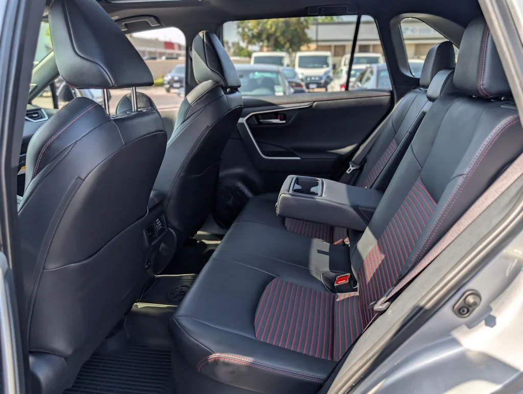 2024 Toyota RAV4 XSE - Photo 17