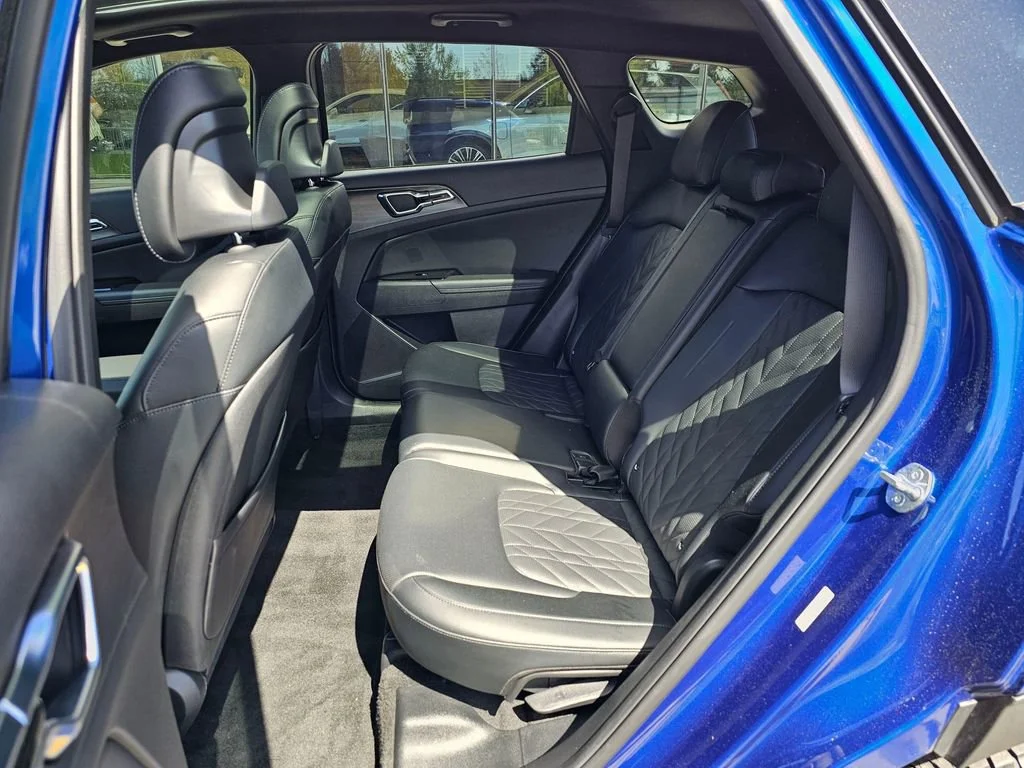 Used 2024  Kia X-Pro Prestige image 16