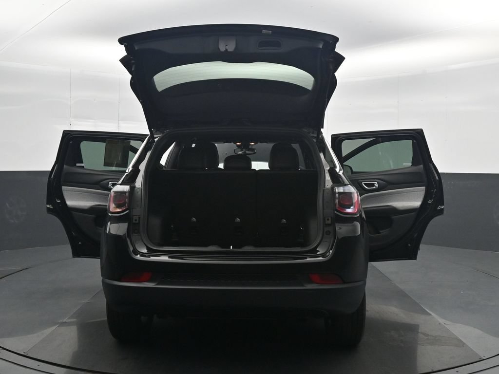 Used 2024 Black Jeep Latitude image 35