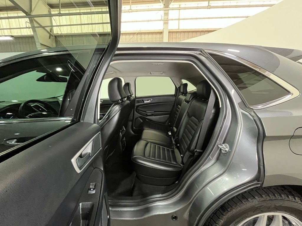 Used 2024 Gray Ford SEL image 18