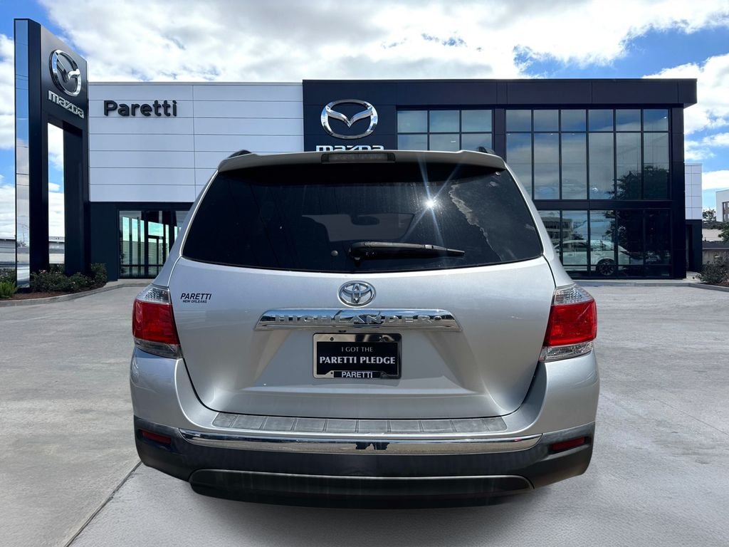 Used 2011 Silver Toyota Base image 7