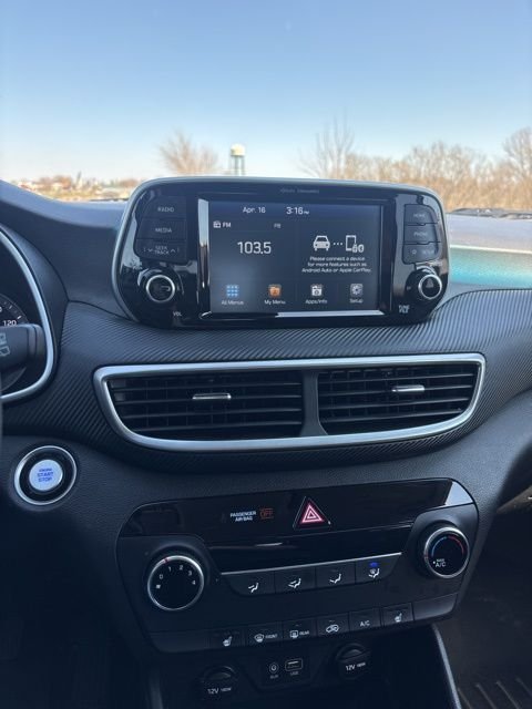 Used 2019 Red Hyundai Value image 10