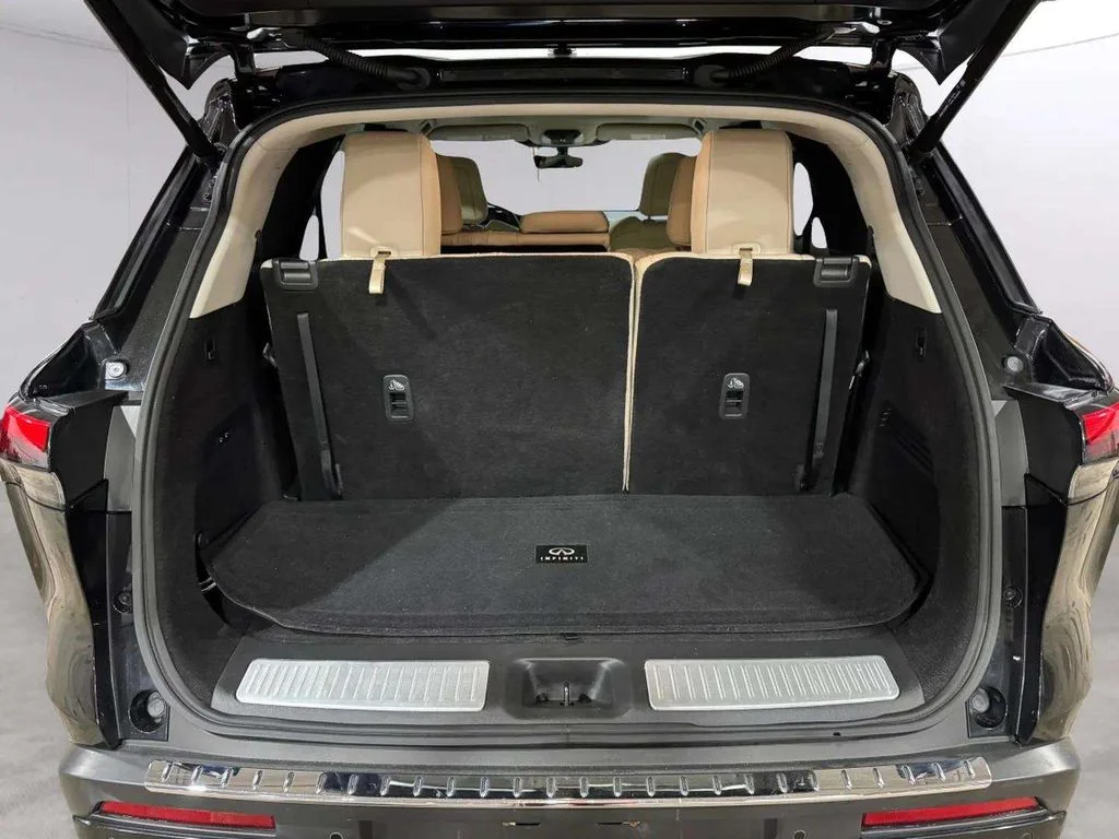 Used 2023 Mineral Black INFINITI Sensory image 31