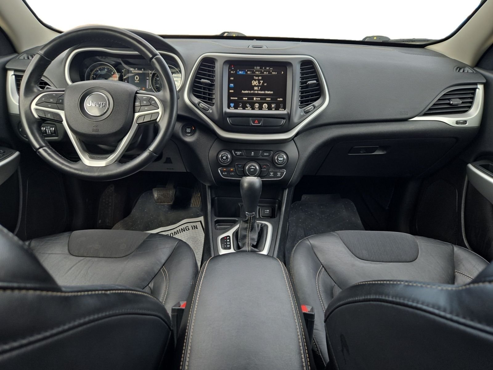 Used 2018 Red Jeep Latitude Plus image 15