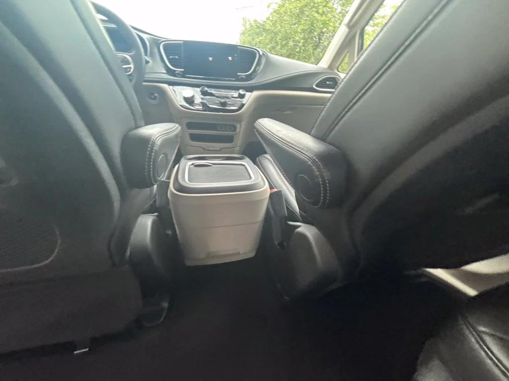 Used 2023 Black Chrysler Touring L image 16