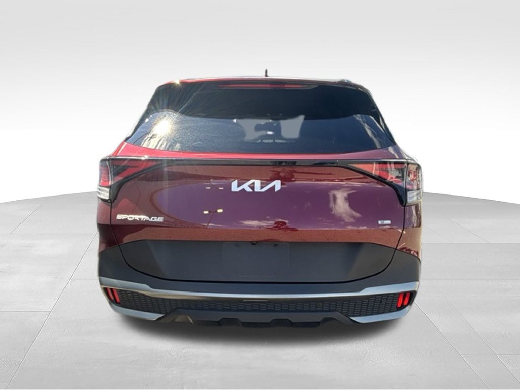 Used 2023 Red Kia X-Line image 4