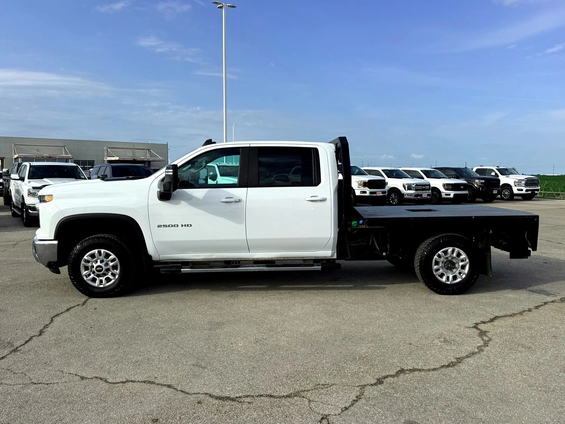 Used 2024 Summit White Chevrolet LT image 10