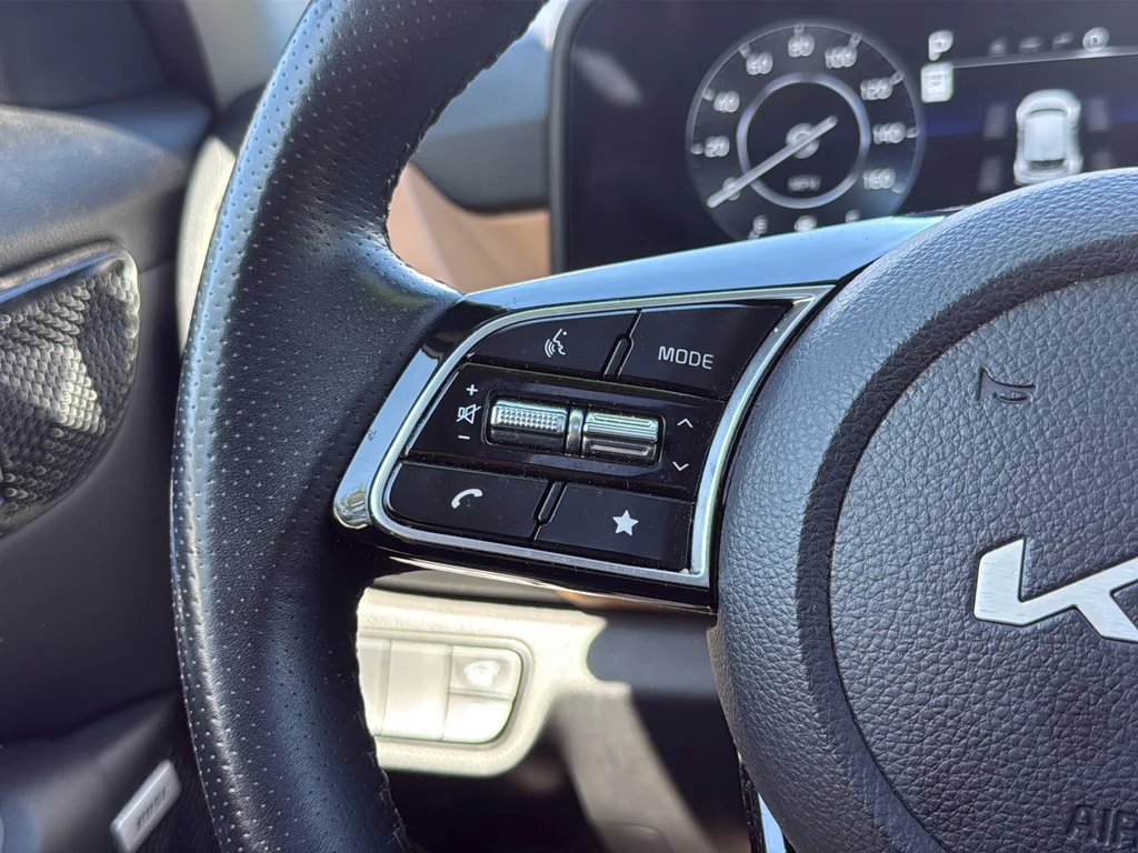 Certified Used 2024 White Kia SX image 20