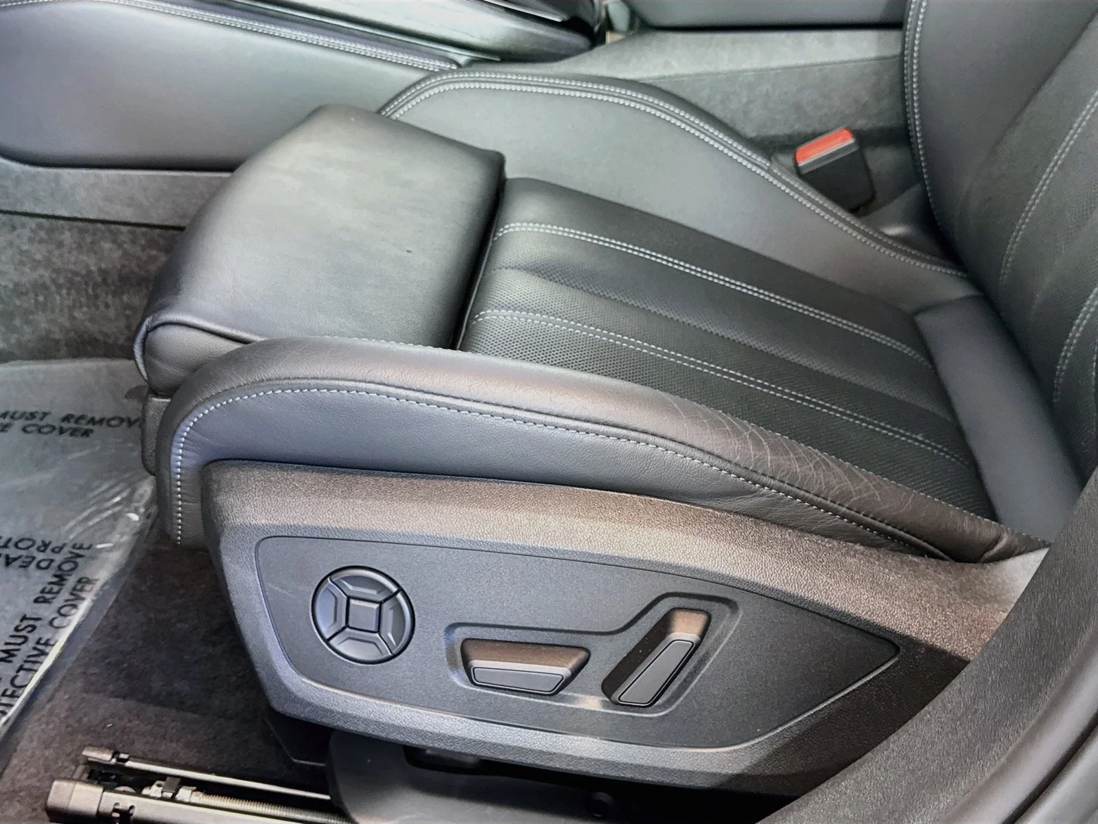 Used 2025 Chronos Gray Me Audi Premium Plus image 17