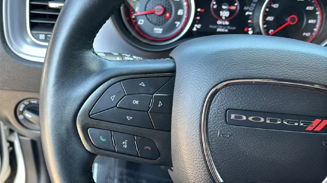 Used 2023 White Dodge SXT image 22