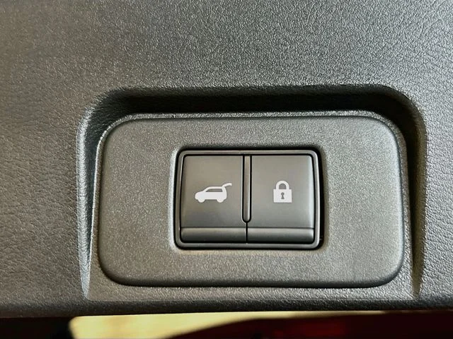 Used 2025 Red Nissan SL image 13