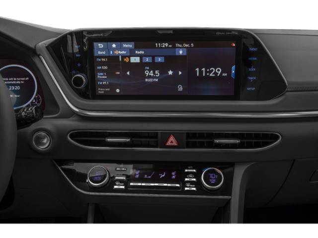 Used 2020 Quartz White Hyundai Limited image 13