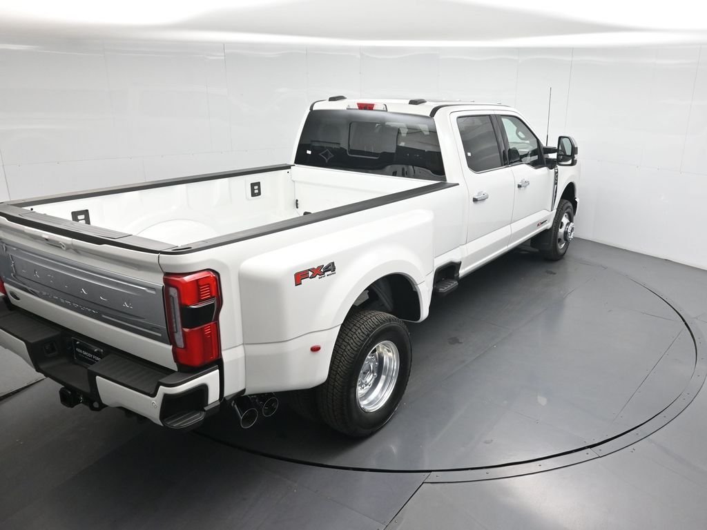 New 2026 Star White Metallic Tri-Coat Ford Platinum image 38