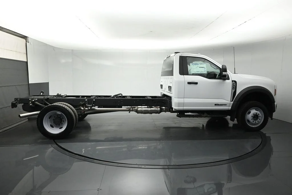 New 2025 Oxford White Ford XL image 10