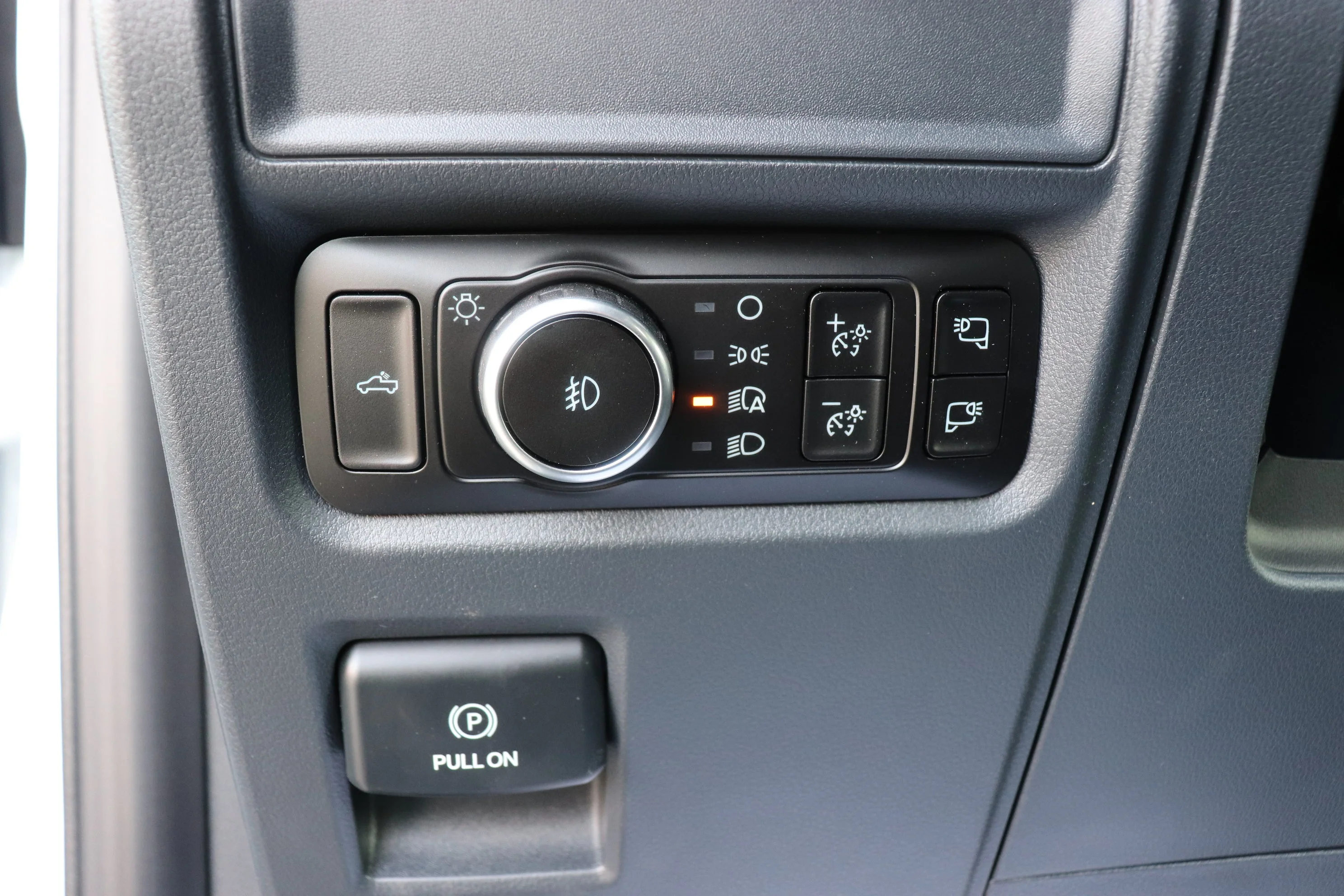 New 2026 OXFORD WHITE Ford XLT image 11