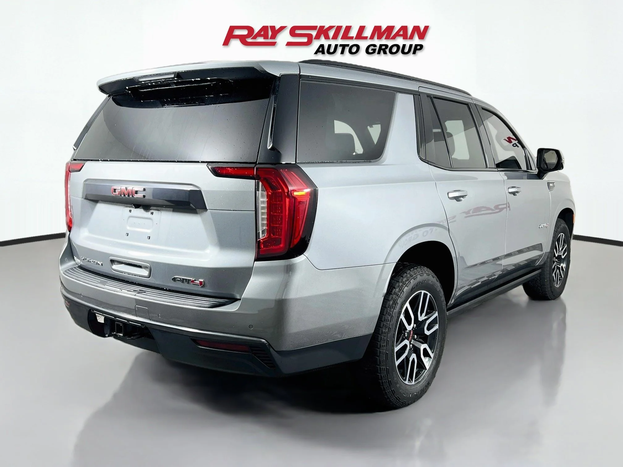 Used 2023 Sterling Metallic GMC AT4 image 7