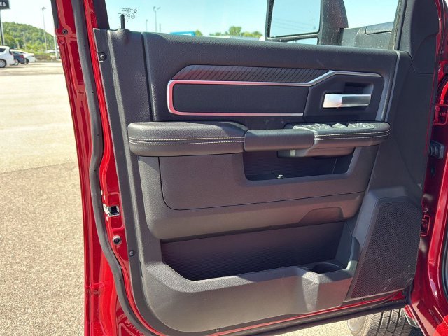 New 2026 Molten Red Pearl-Coat Exterior Paint RAM Tradesman image 21