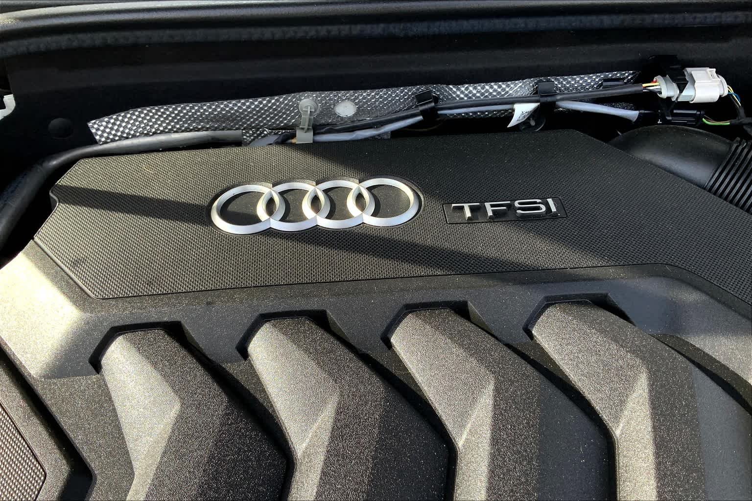 Used 2018 Ibis White Audi Tech Premium image 32