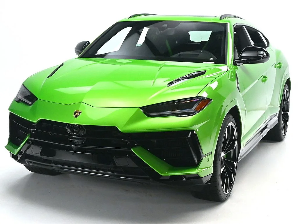 Used 2023  Lamborghini  image 1