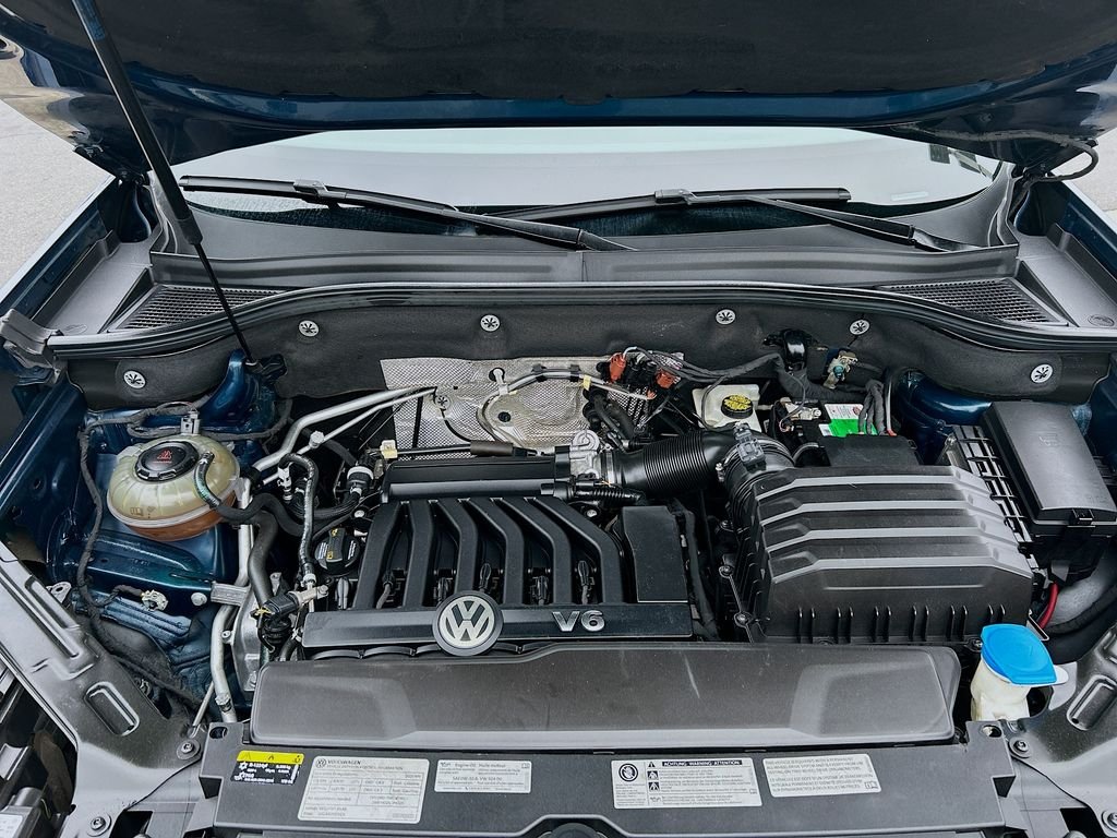 Used 2020 Blue Metallic Volkswagen 3.6L V6 SEL image 31