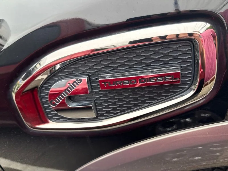 Used 2016 Black Nissan Platinum Reserve image 4
