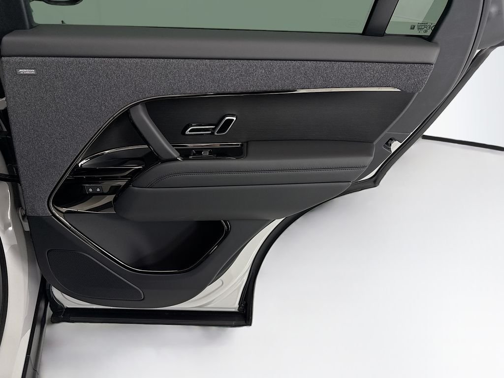 New 2026 Borasco Grey Land Rover Dynamic SE image 26