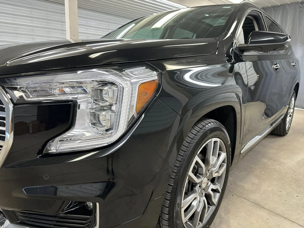 Used 2023 Ebony Twilight Metallic GMC Denali image 38