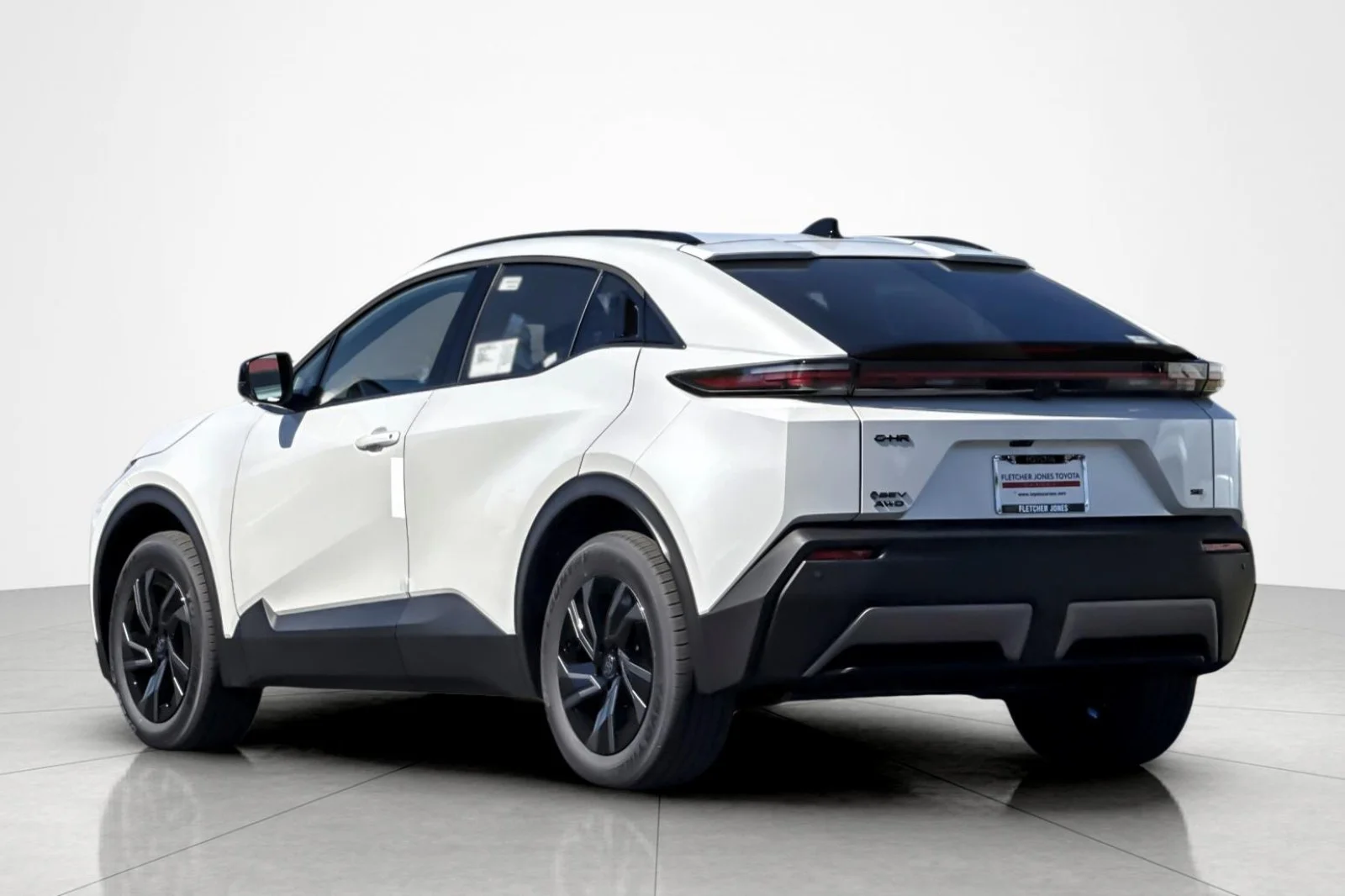 New 2026 Wind Chill Pearl <sup>1</sup> Toyota  SE image 3