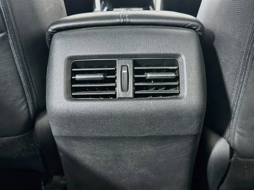 Used 2016 Silver Honda EX-L image 31