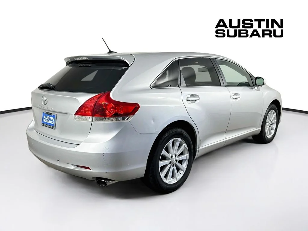 Used 2010 Silver Toyota Base image 7