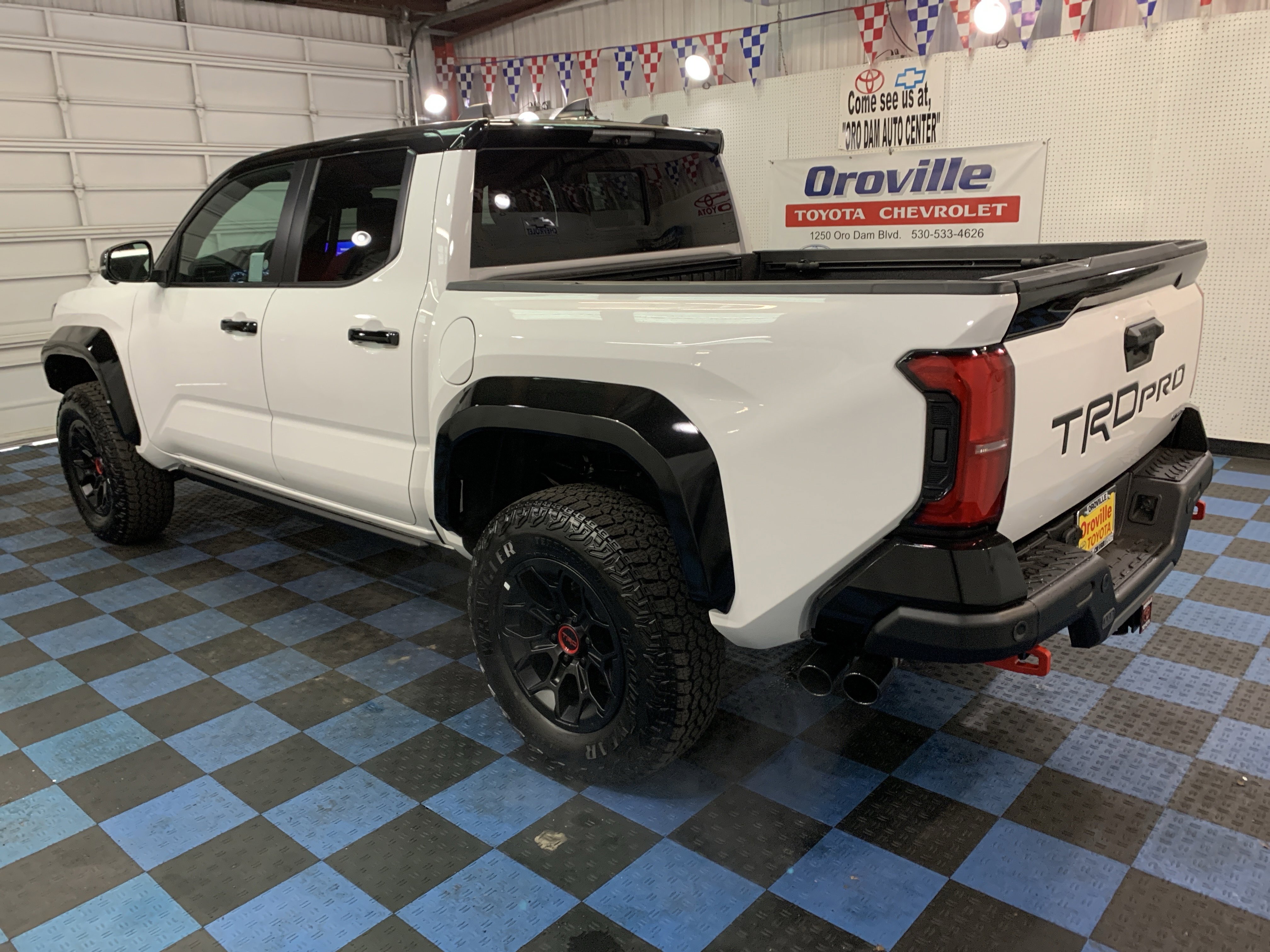 2025 Toyota Tacoma TRD Pro - Photo 3