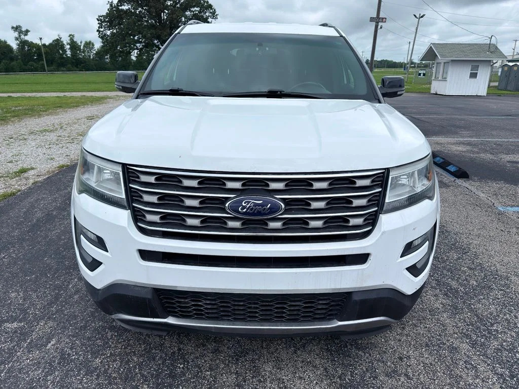 Used 2017 White Ford XLT image 14