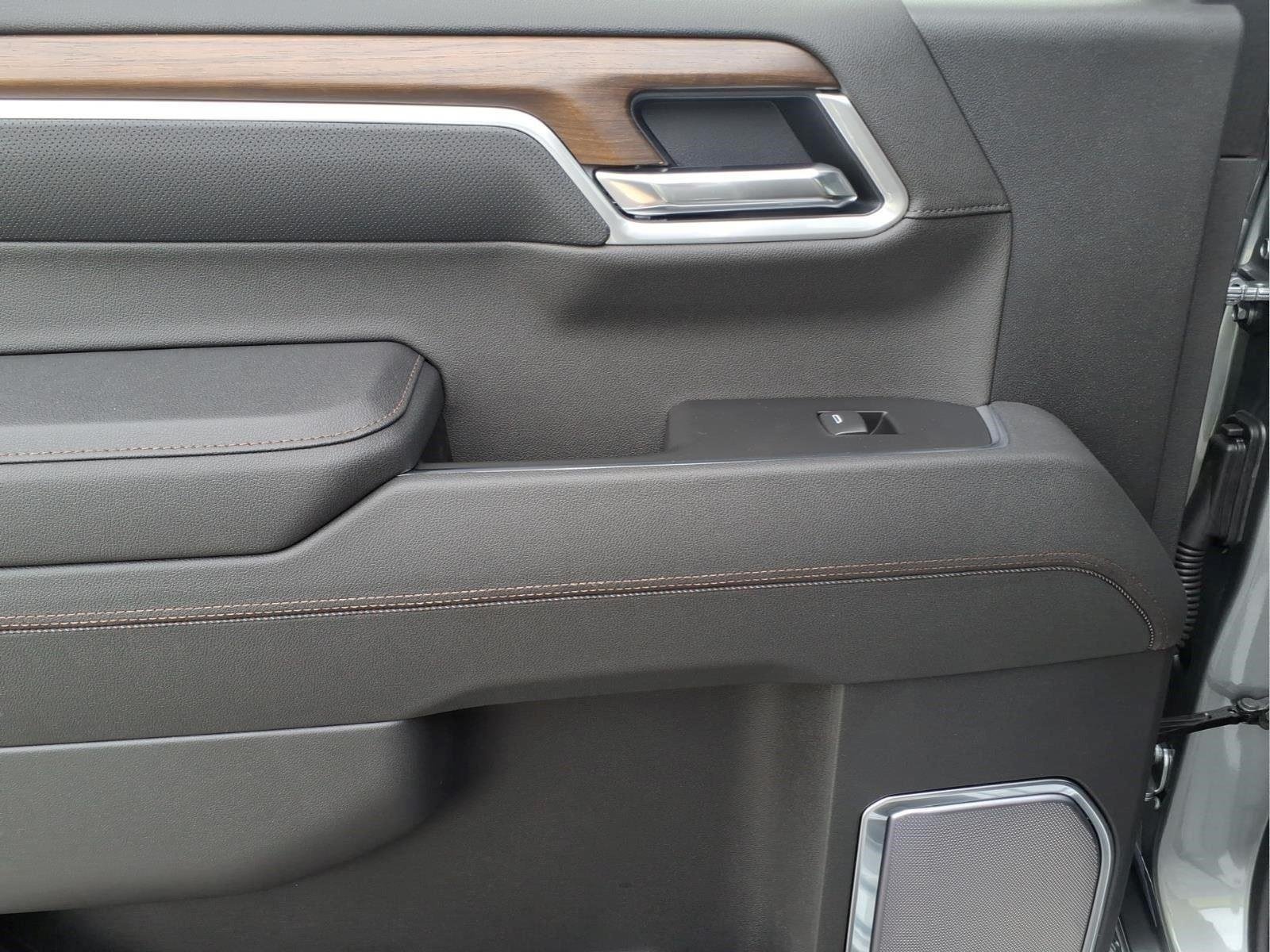 New 2026 Sterling Gray Metallic Chevrolet High Country image 9