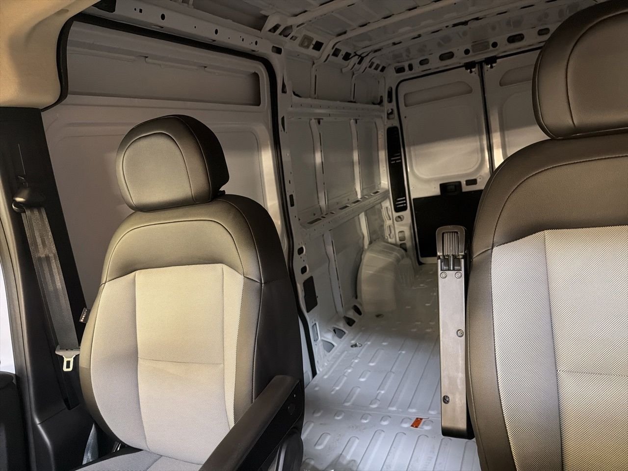 New 2026 Bright White Clear-Coat Exterior Paint RAM High Roof image 20