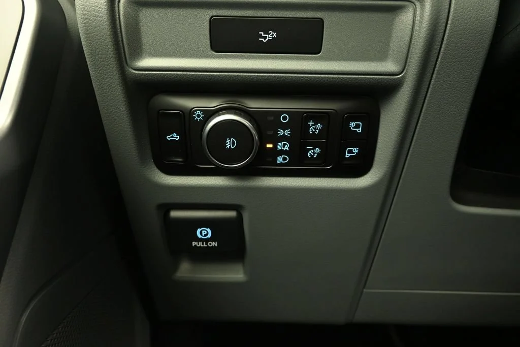 New 2026 Carbonized Gray Metallic Ford XLT image 26