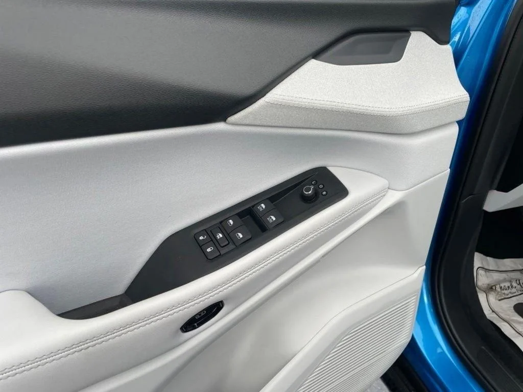 New 2026 Hydro Blue Pearlcoat Jeep Laredo image 16