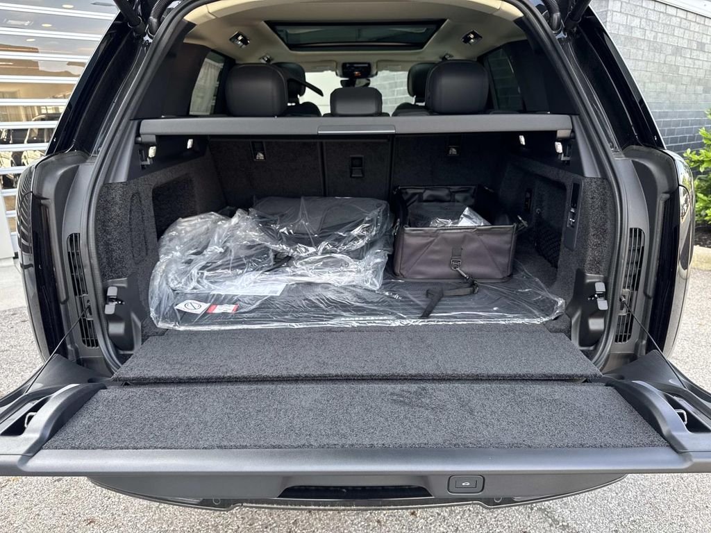 2026 Land Rover Range Rover SE - Photo 6